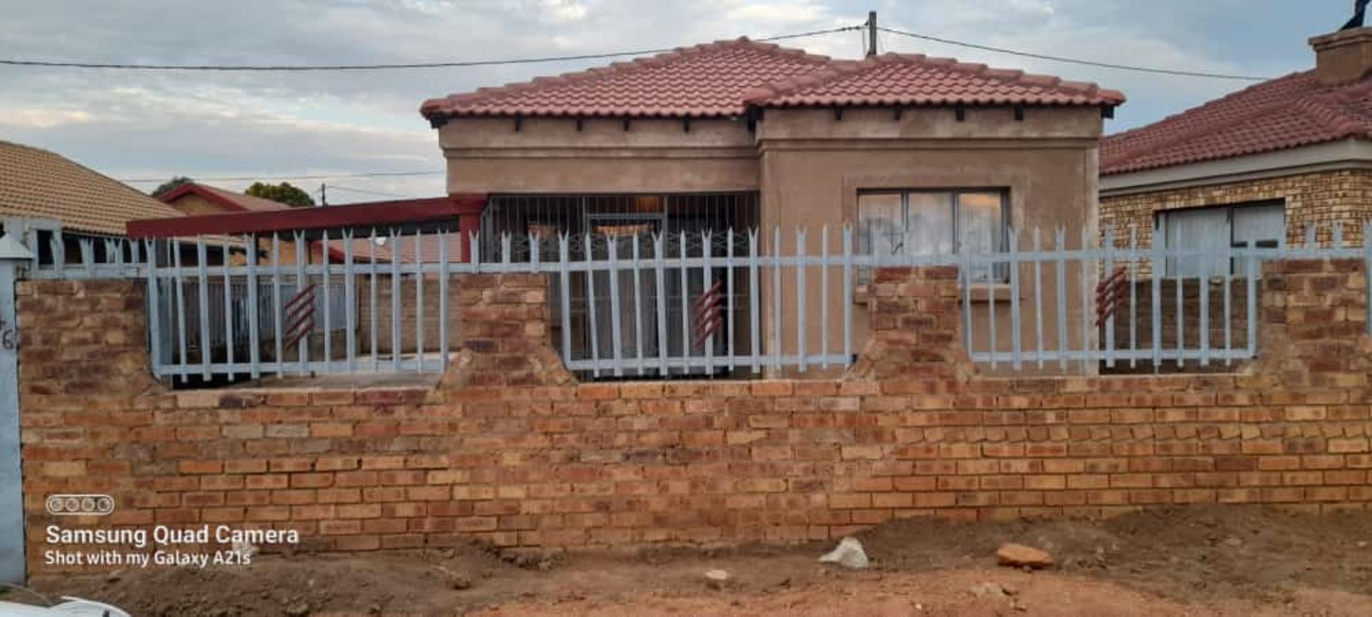 2 Bedroom House for Sale - North West