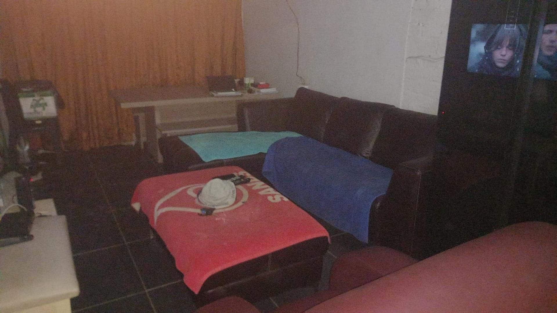 296031878.jpg