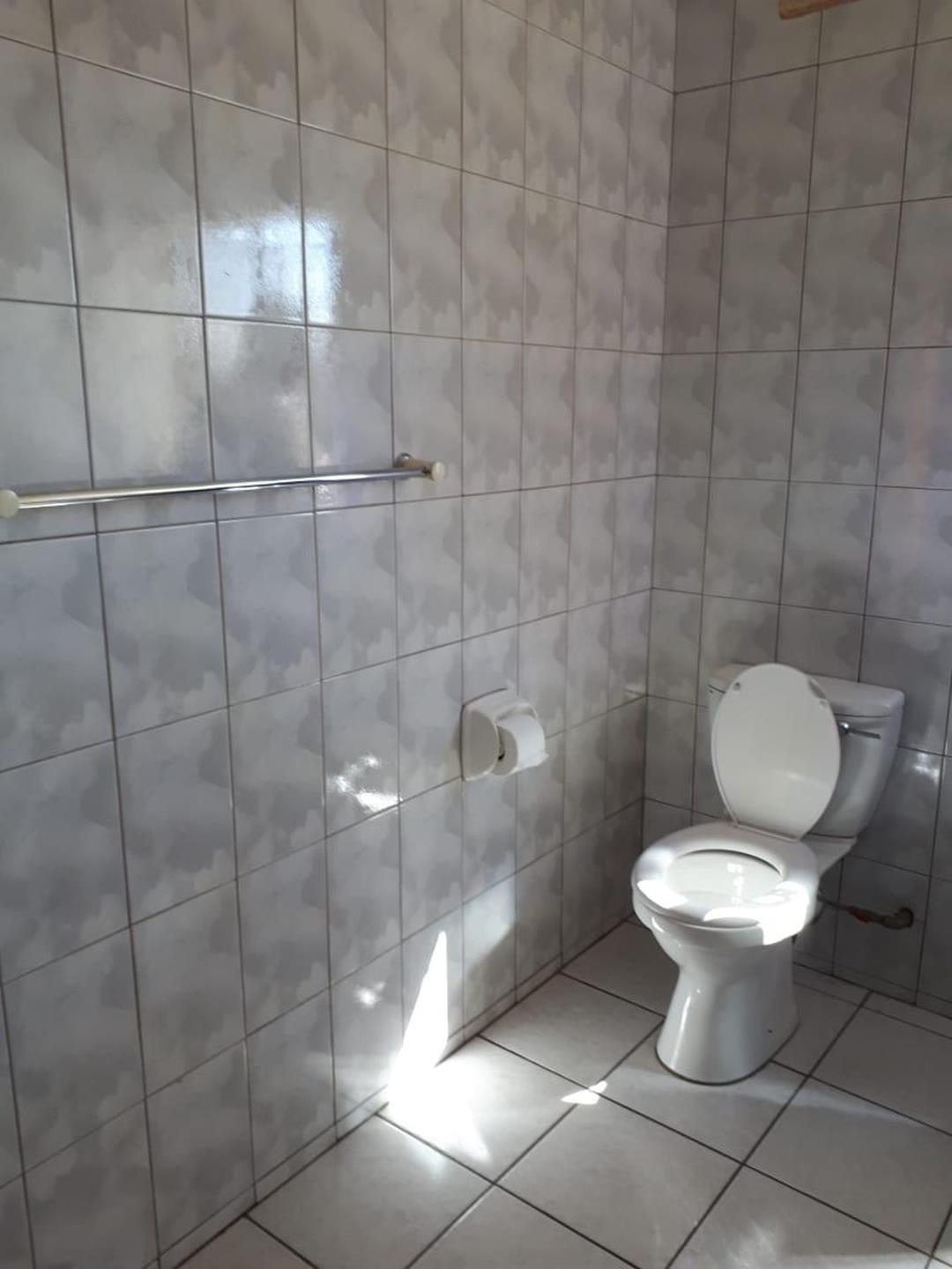 298094640.jpg