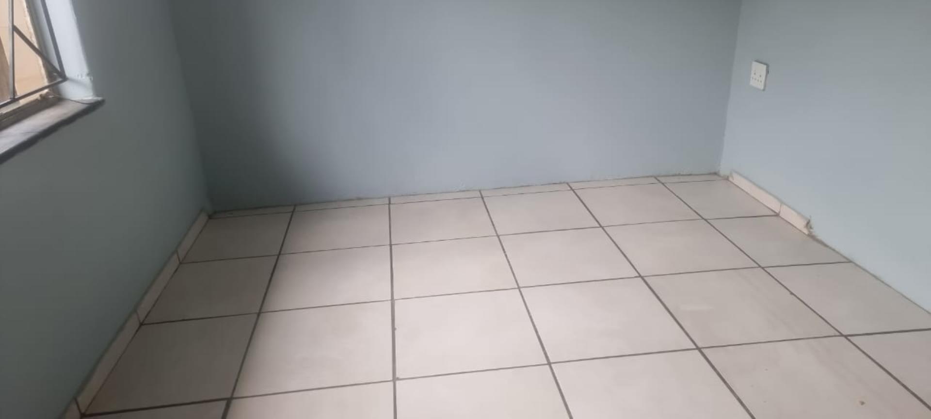 300256640.jpg