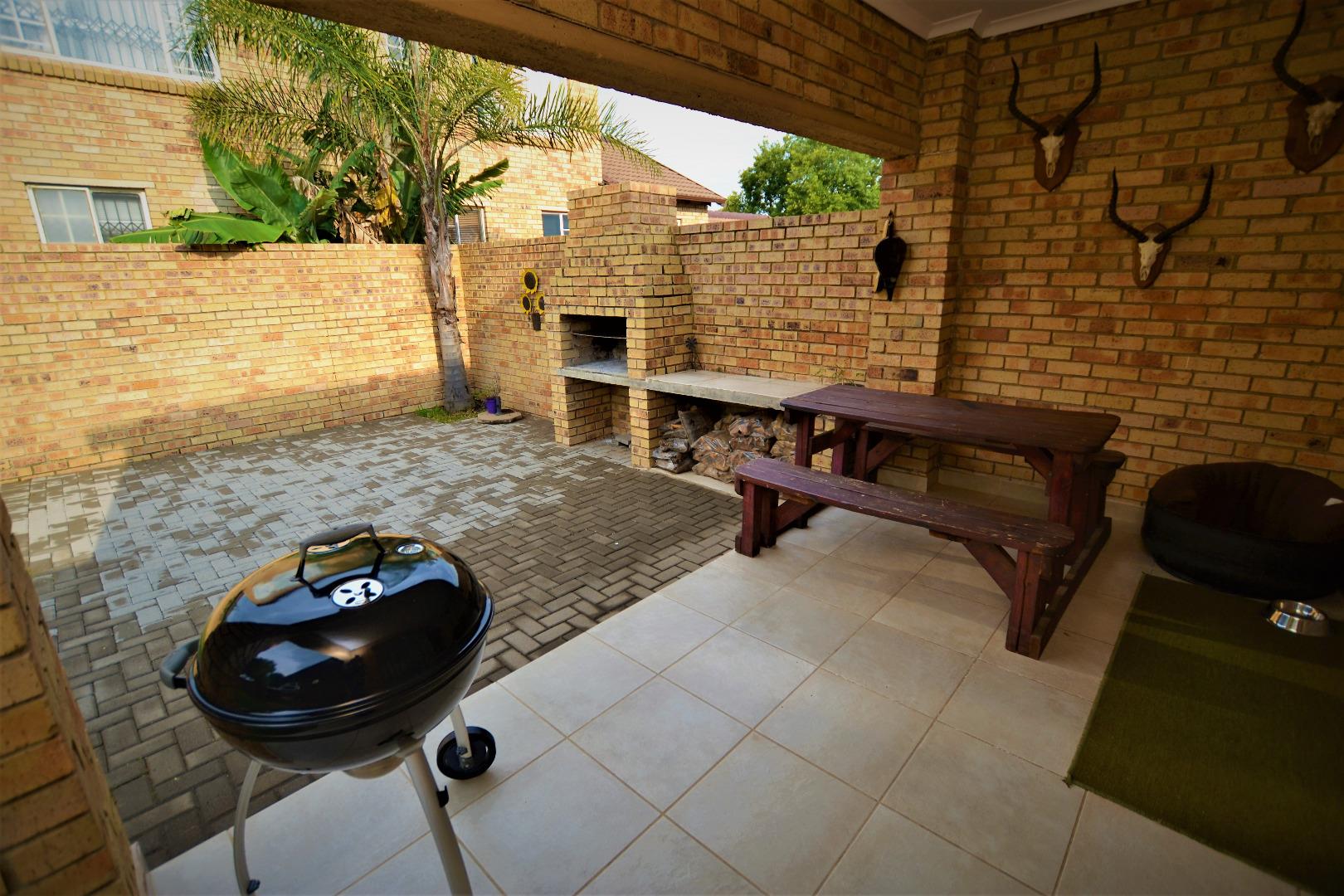 2 Bedroom Duplex for Sale - Gauteng