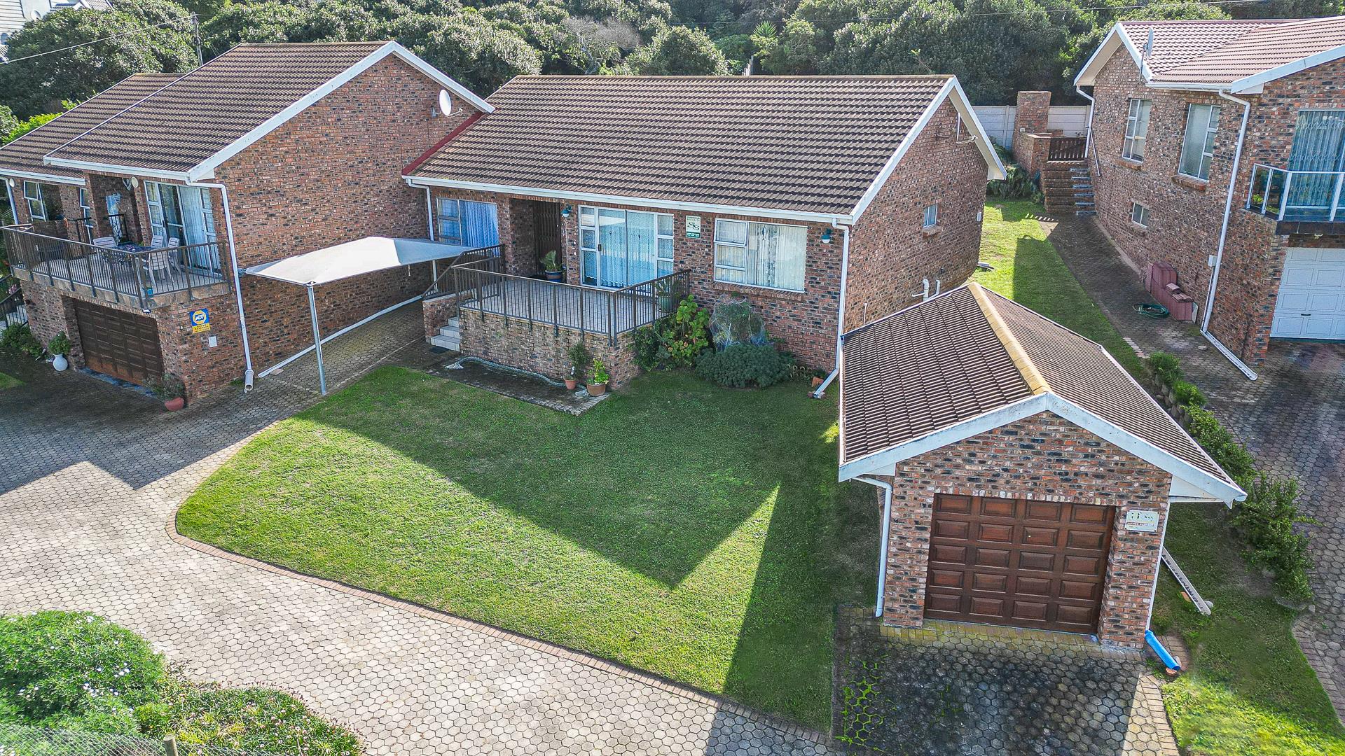 6 Bedroom Duet for Sale - Western Cape
