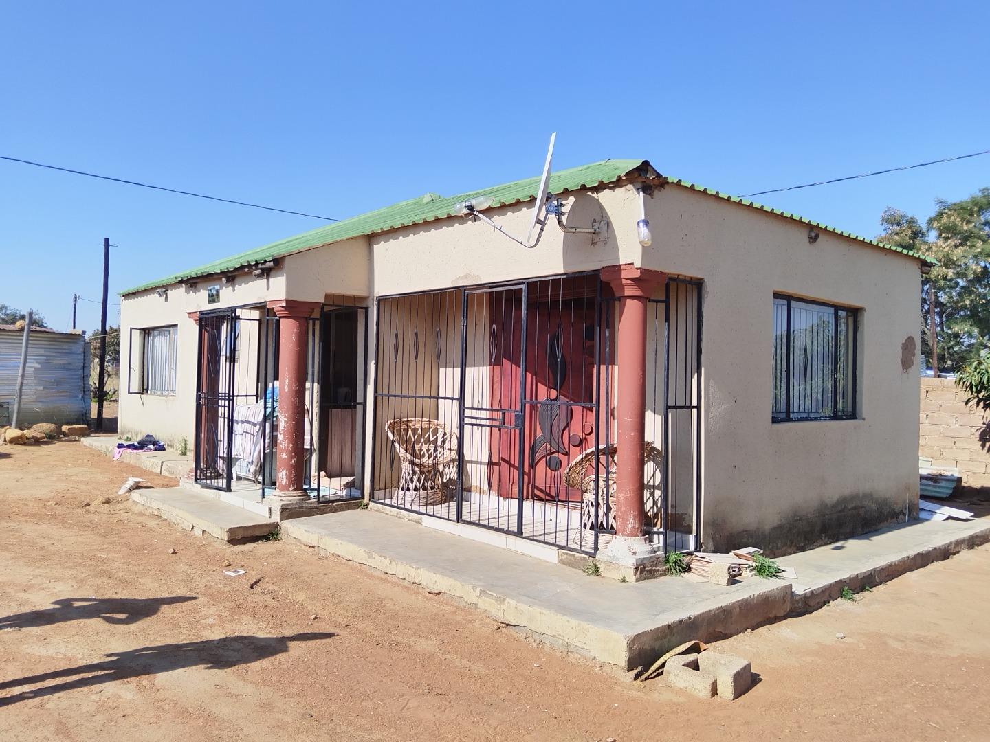 3 Bedroom House for Sale - North West