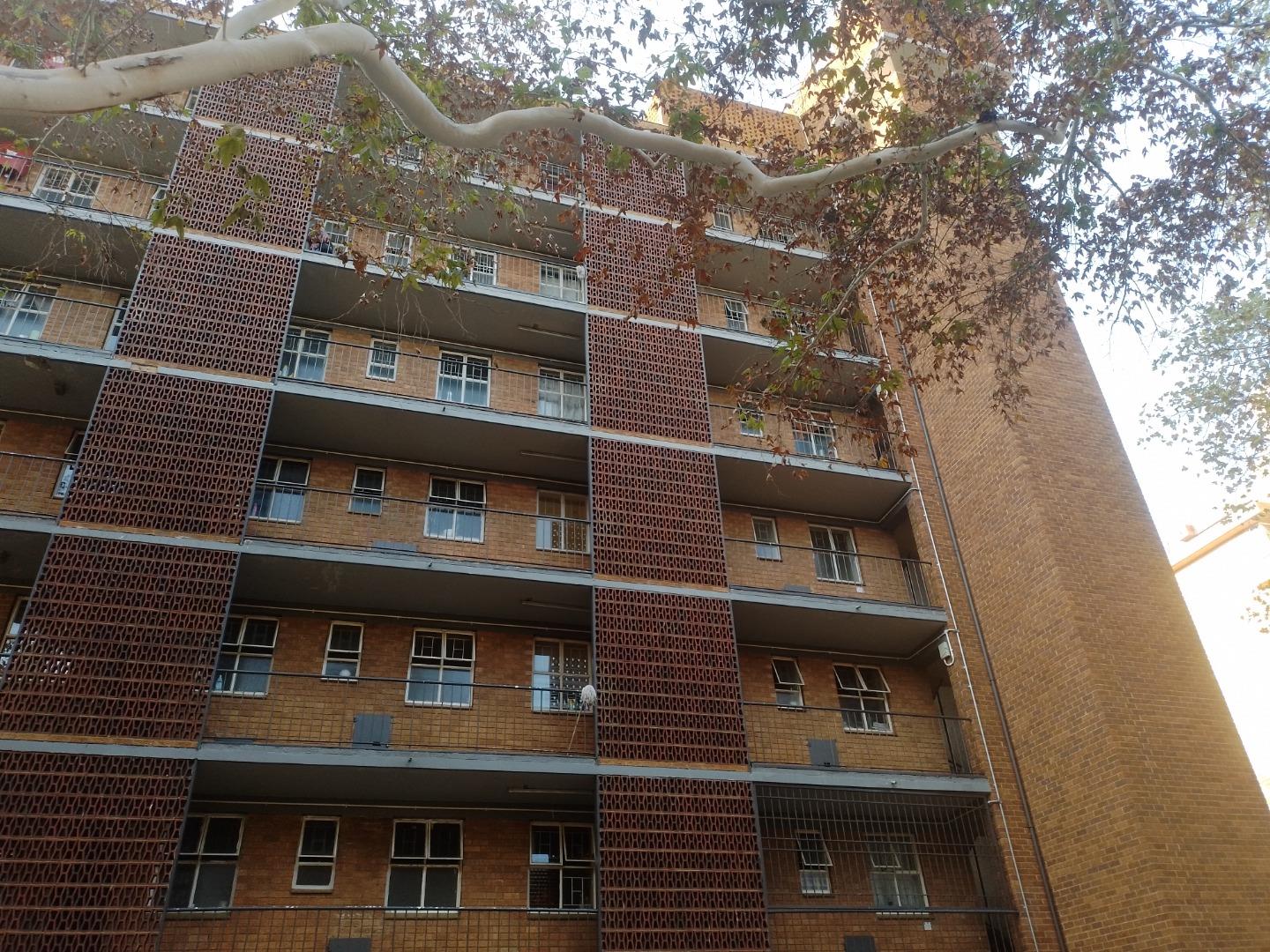 1 Bedroom Flat for Sale - Gauteng