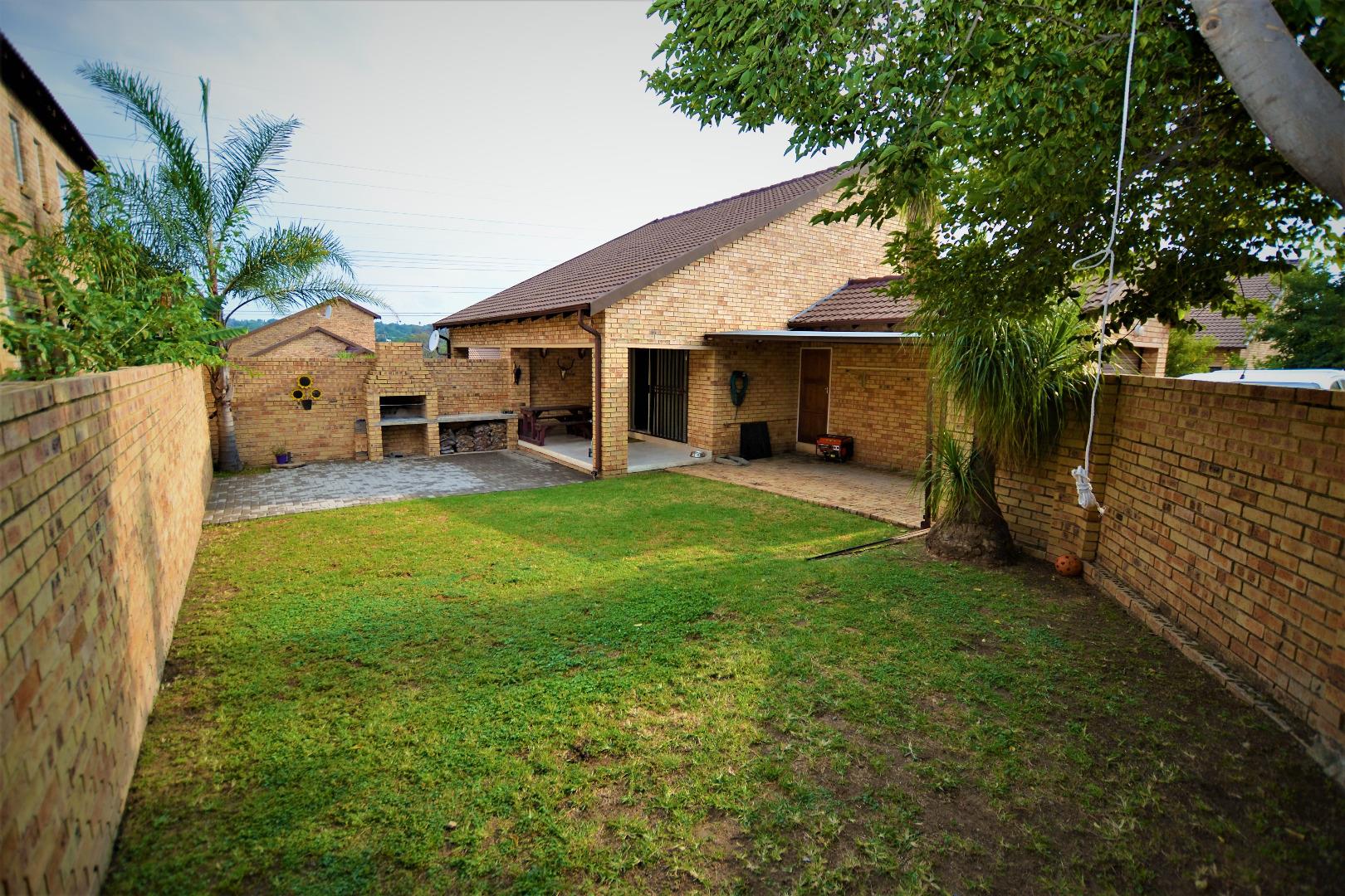 2 Bedroom Duplex for Sale - Gauteng