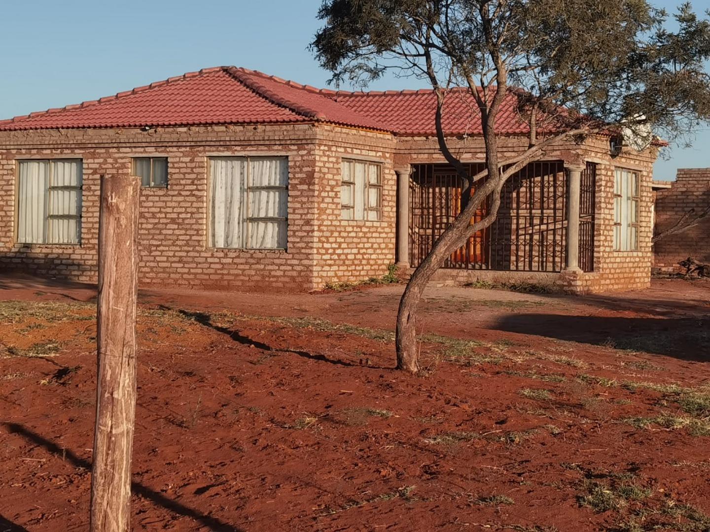 2 Bedroom House for Sale - North West
