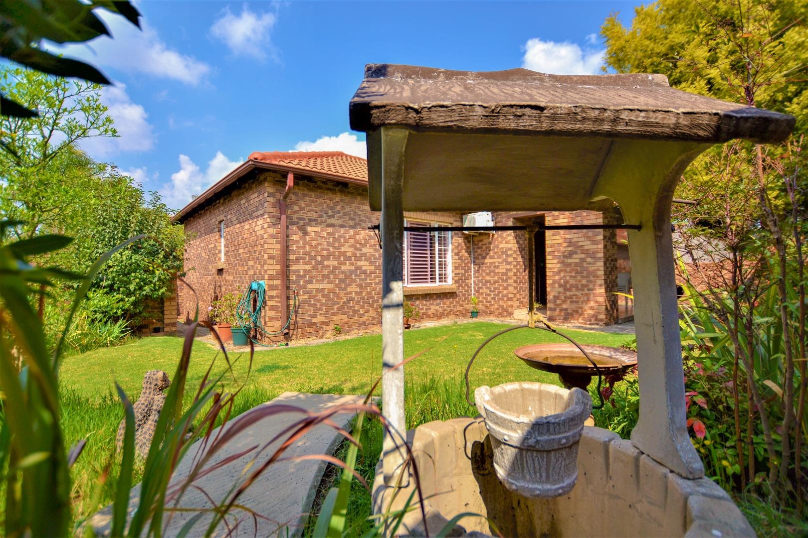 2 Bedroom Townhouse for Sale - Gauteng