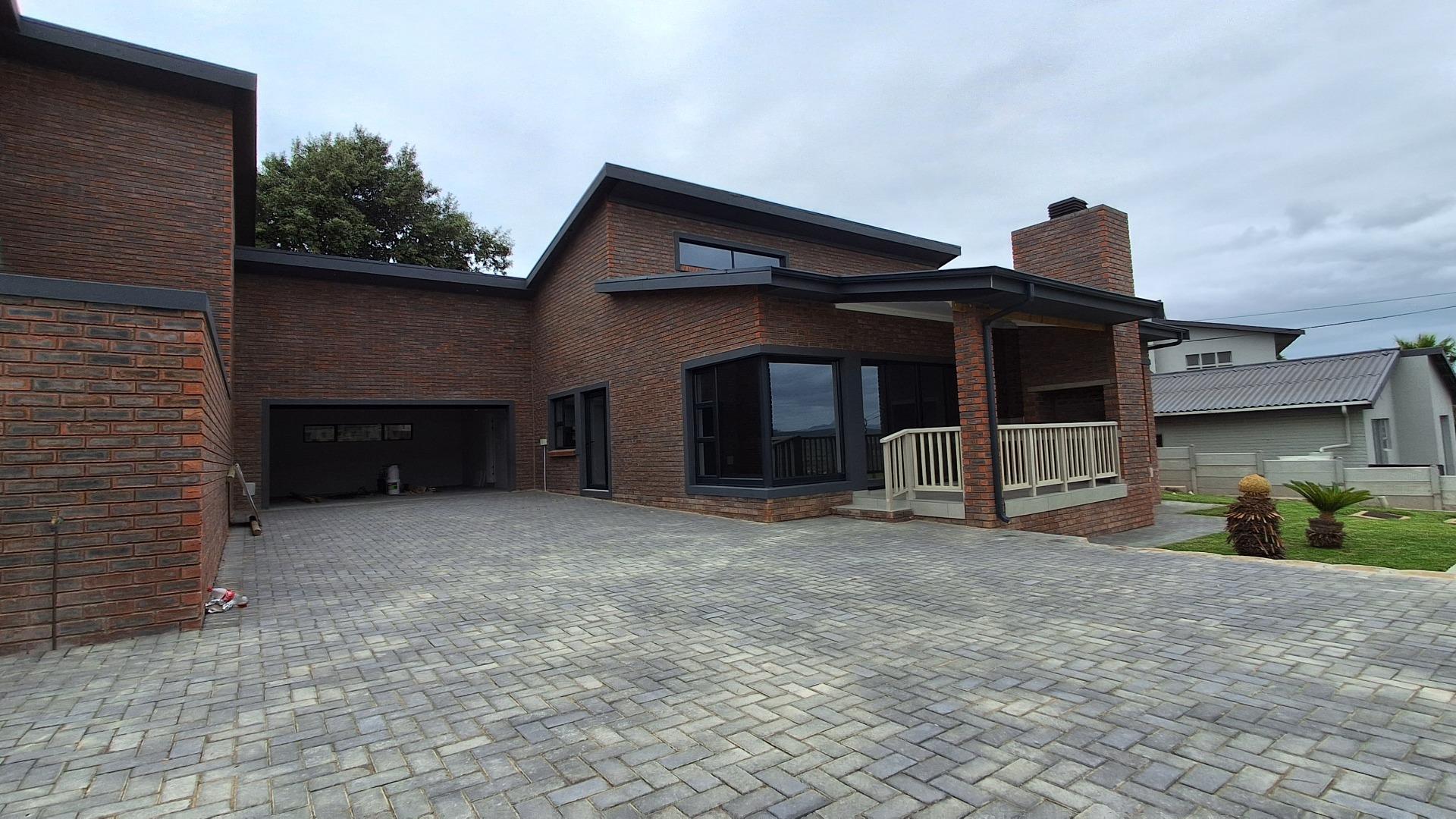 3 Bedroom Duet for Sale - Western Cape
