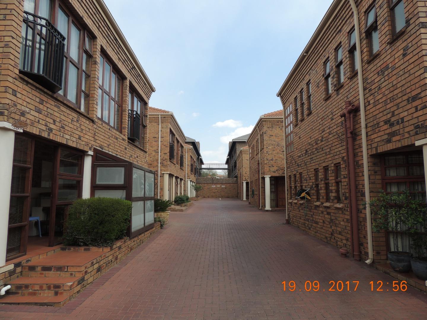 732055_000.JPG