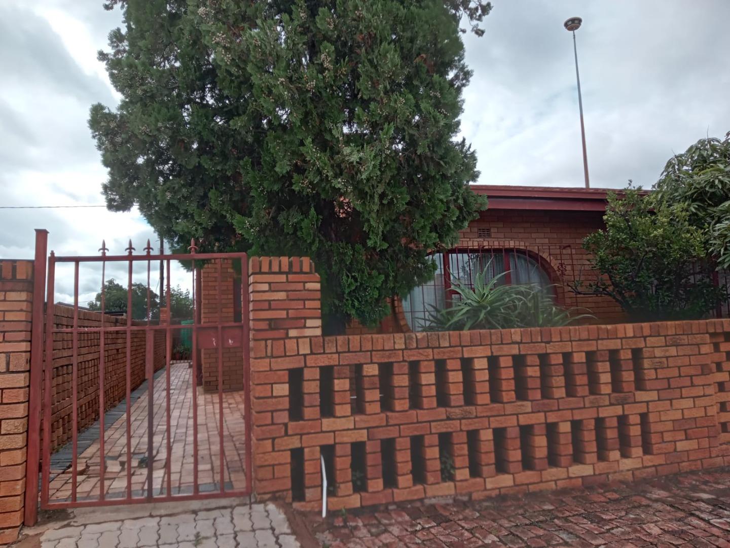 3 Bedroom House for Sale - North West