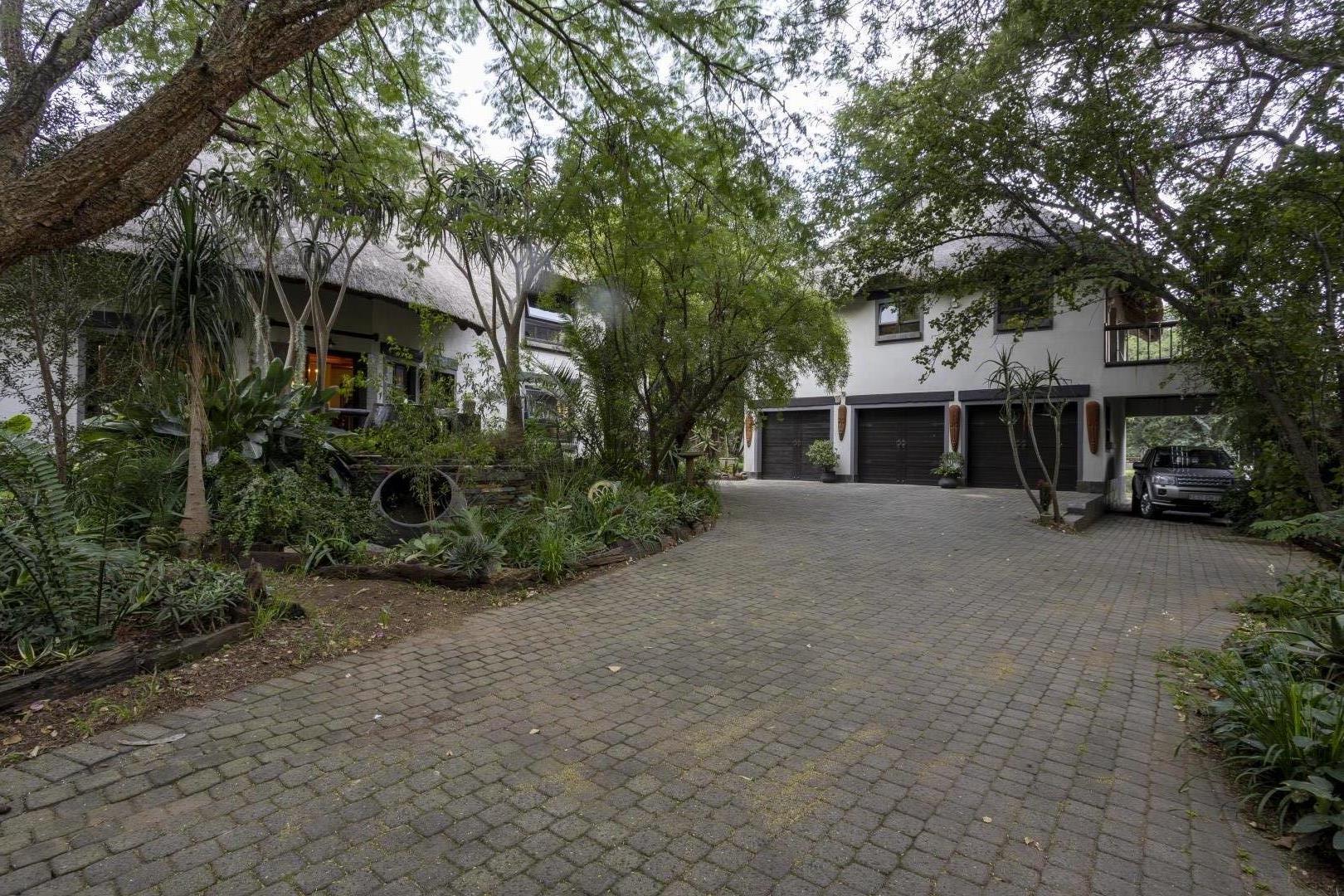 3 Bedroom House + Cottage/Flat for Sale - Gauteng
