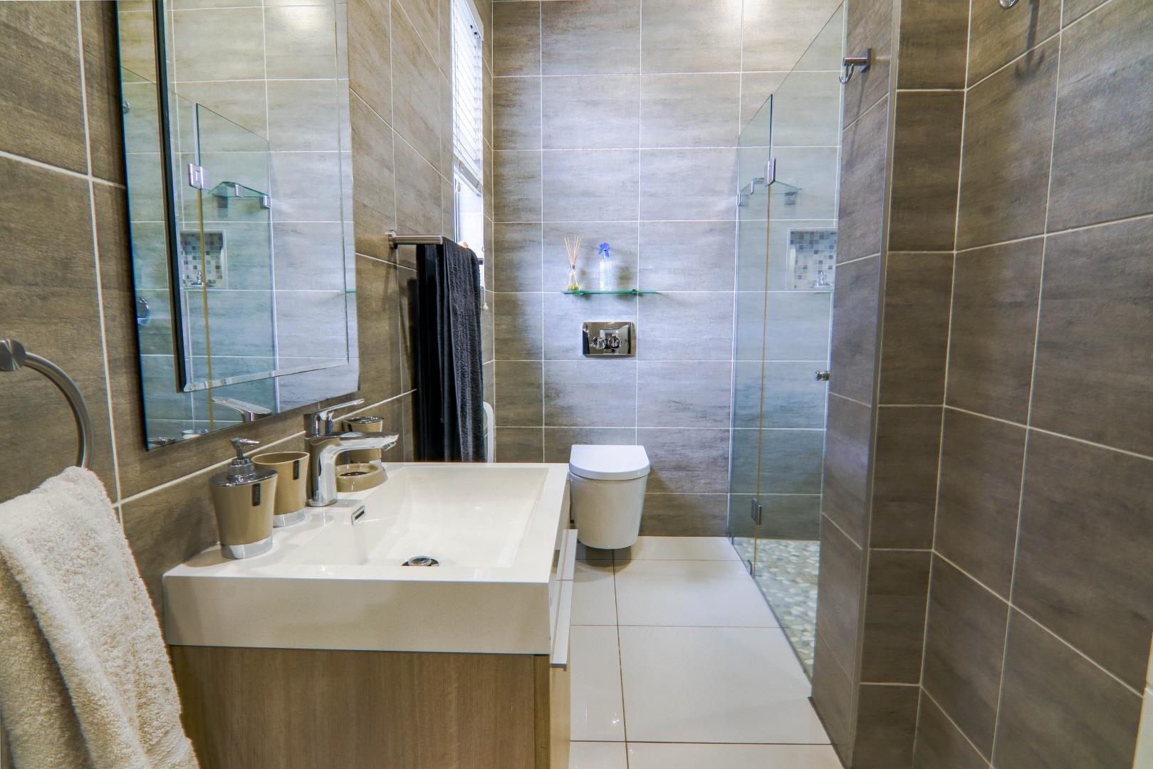 739893_IMG_3032-HDR.jpg