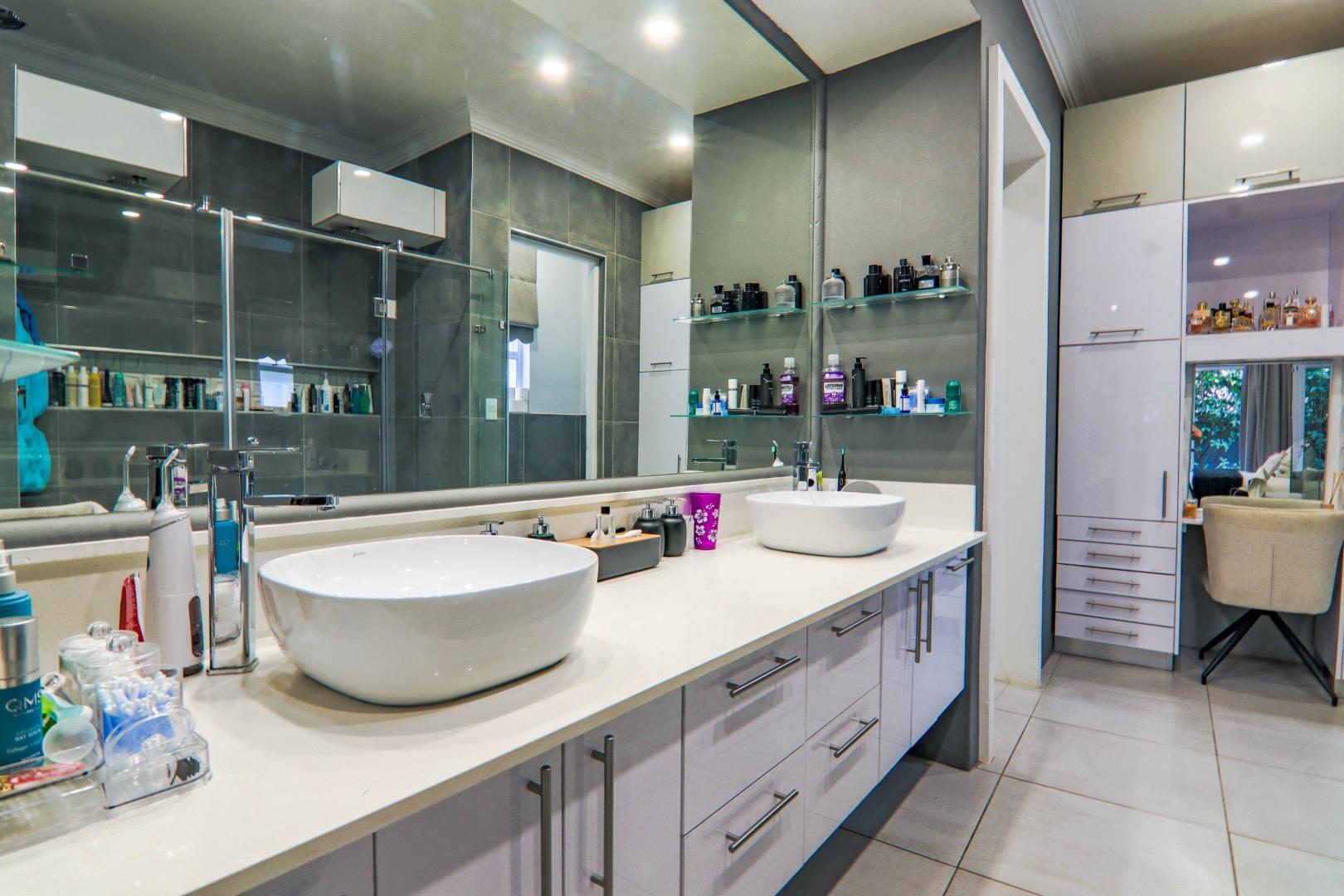 739893_IMG_3098-HDR.jpg