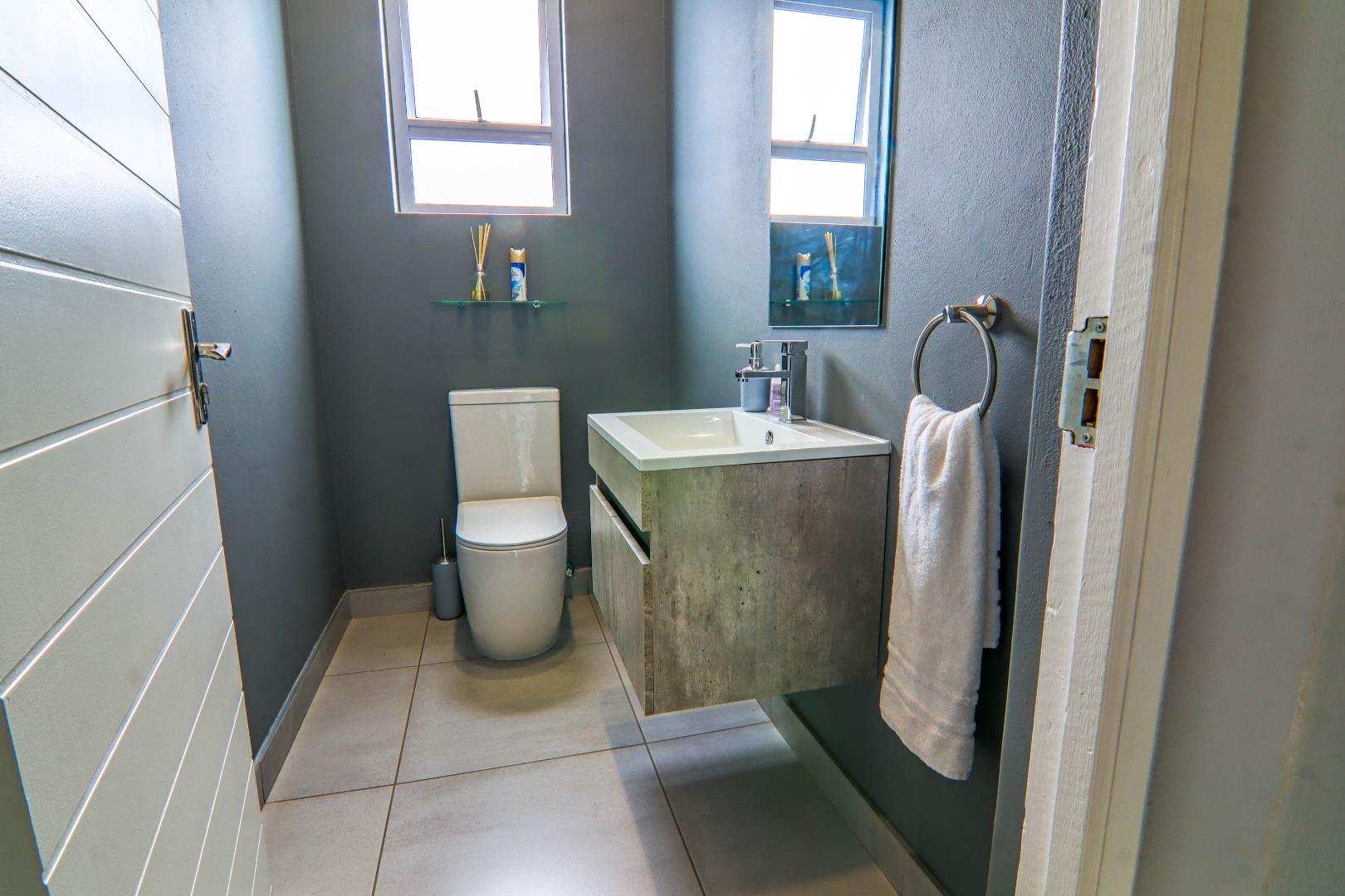 739893_IMG_3155-HDR.jpg