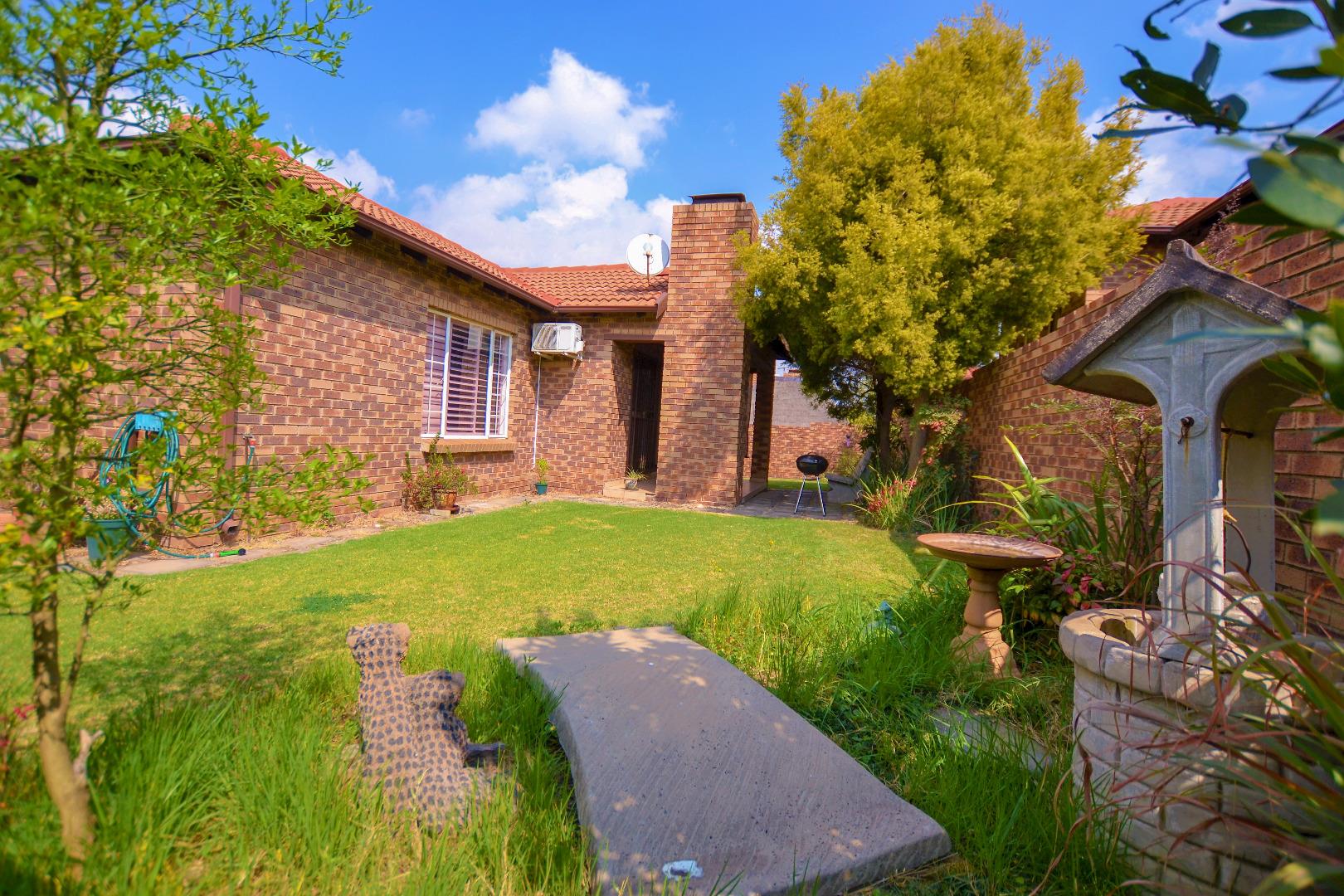 2 Bedroom Townhouse for Sale - Gauteng