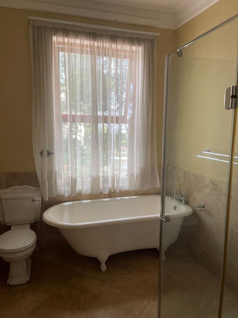 740313_Apartment_305_Bathroom.jpg