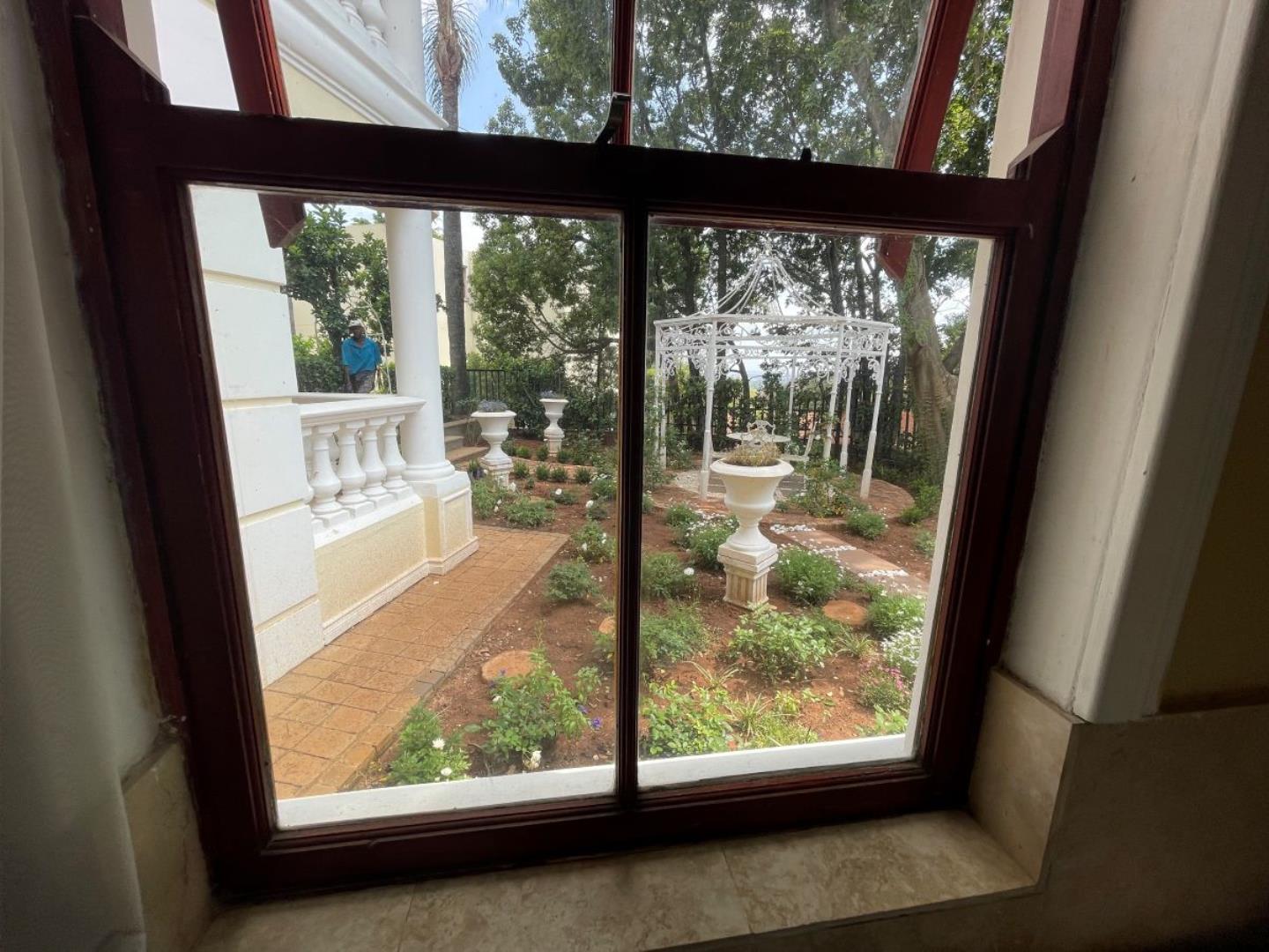 740313_Apartment_305_Garden_View.jpg