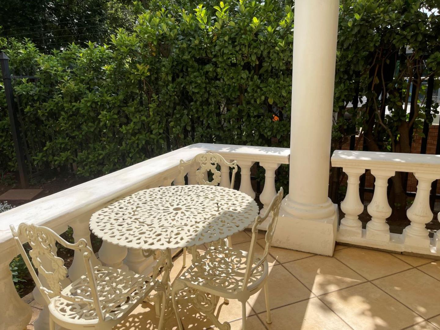 740313_Apartment_305_Patio_.jpg