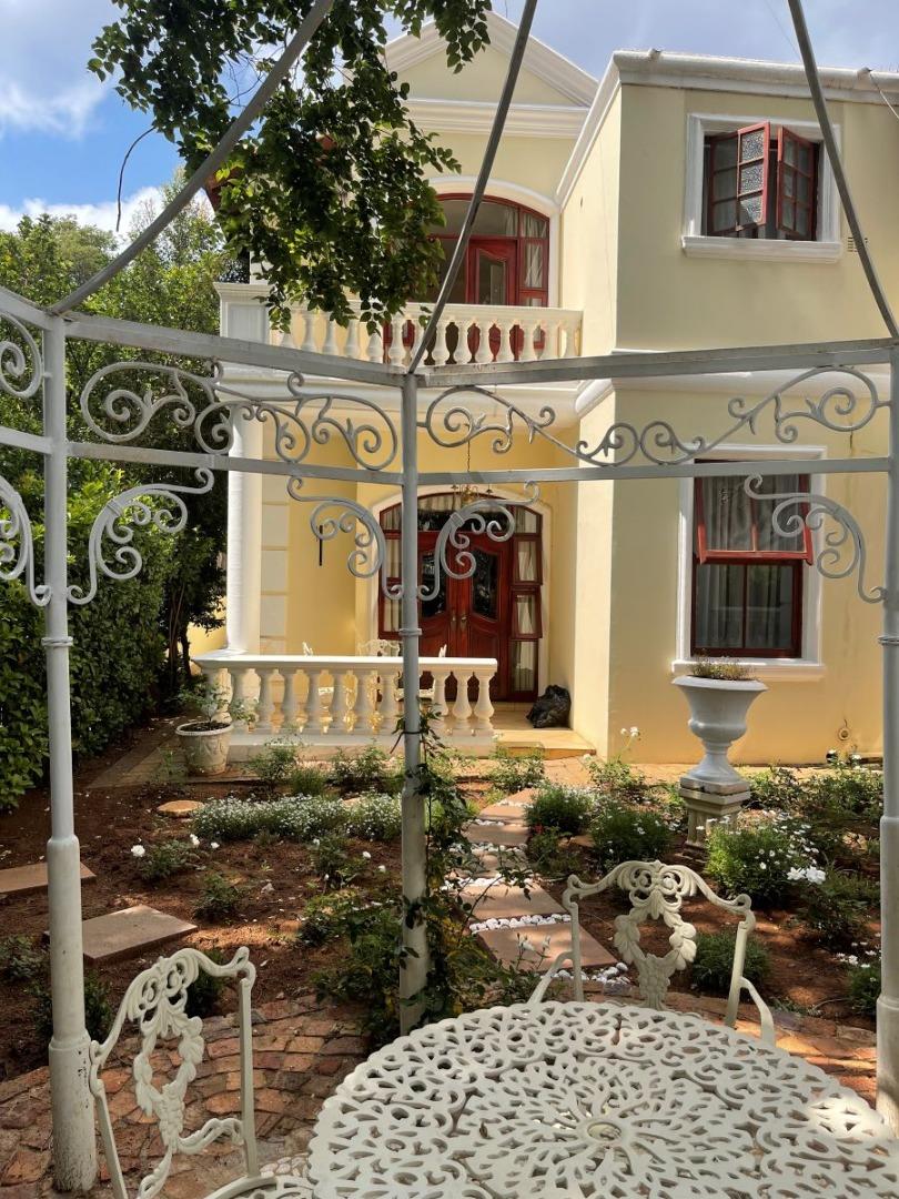 740313_Apartment_305_Patio___311_Balcony_.jpg