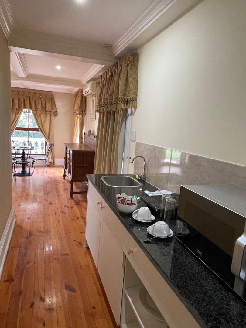 740315_Apartment_312_Kitchenette.jpg
