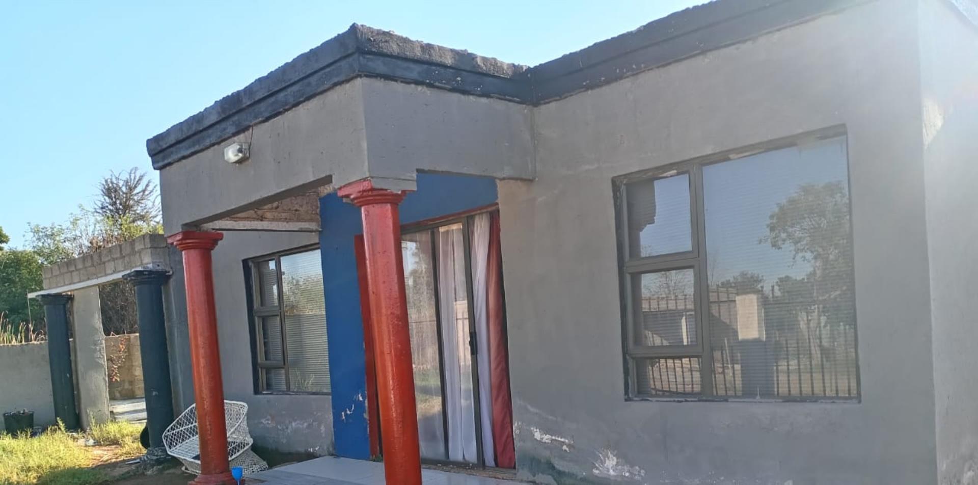 3 Bedroom House for Sale - North West
