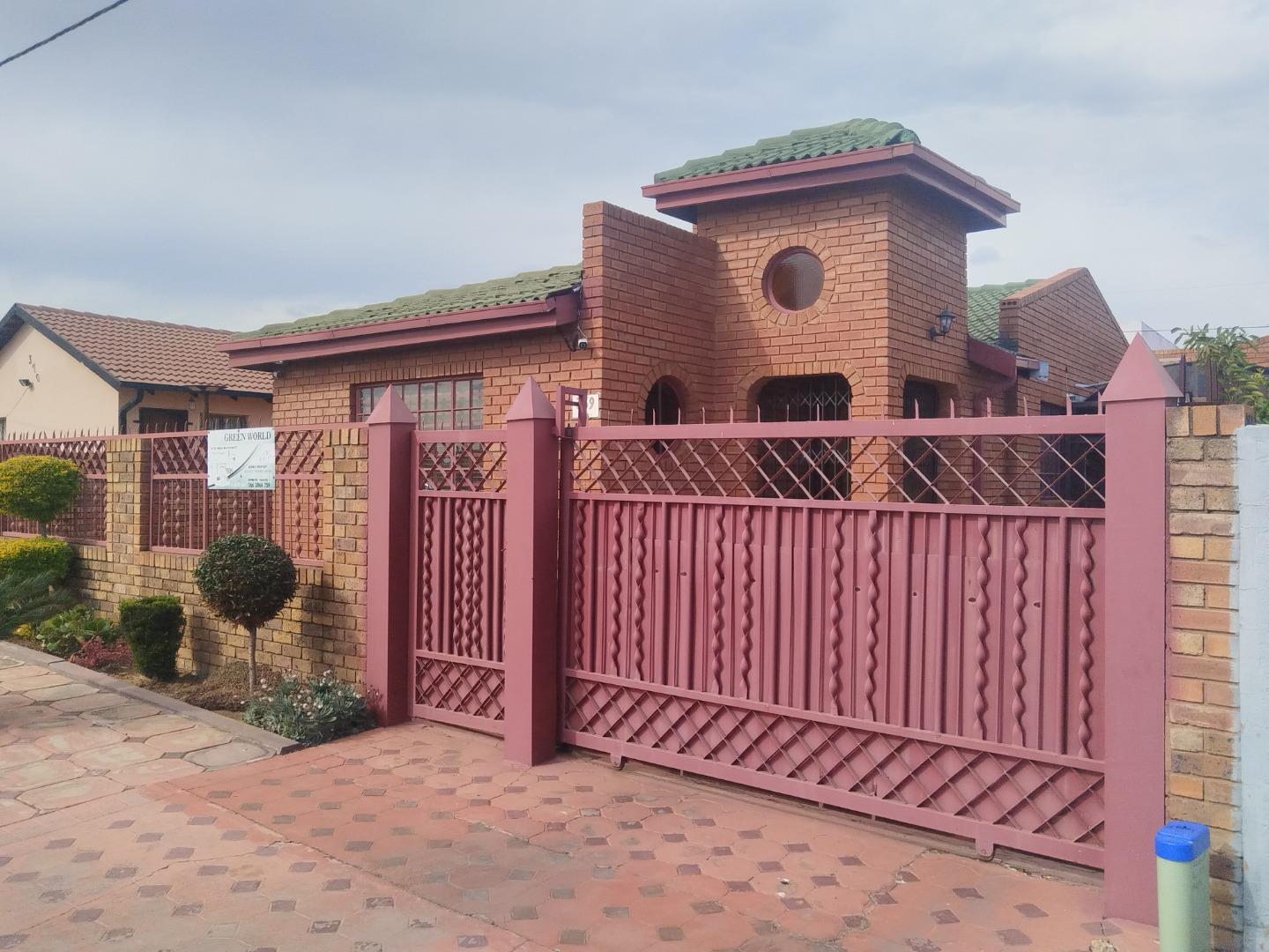 4 Bedroom House for Sale - Gauteng