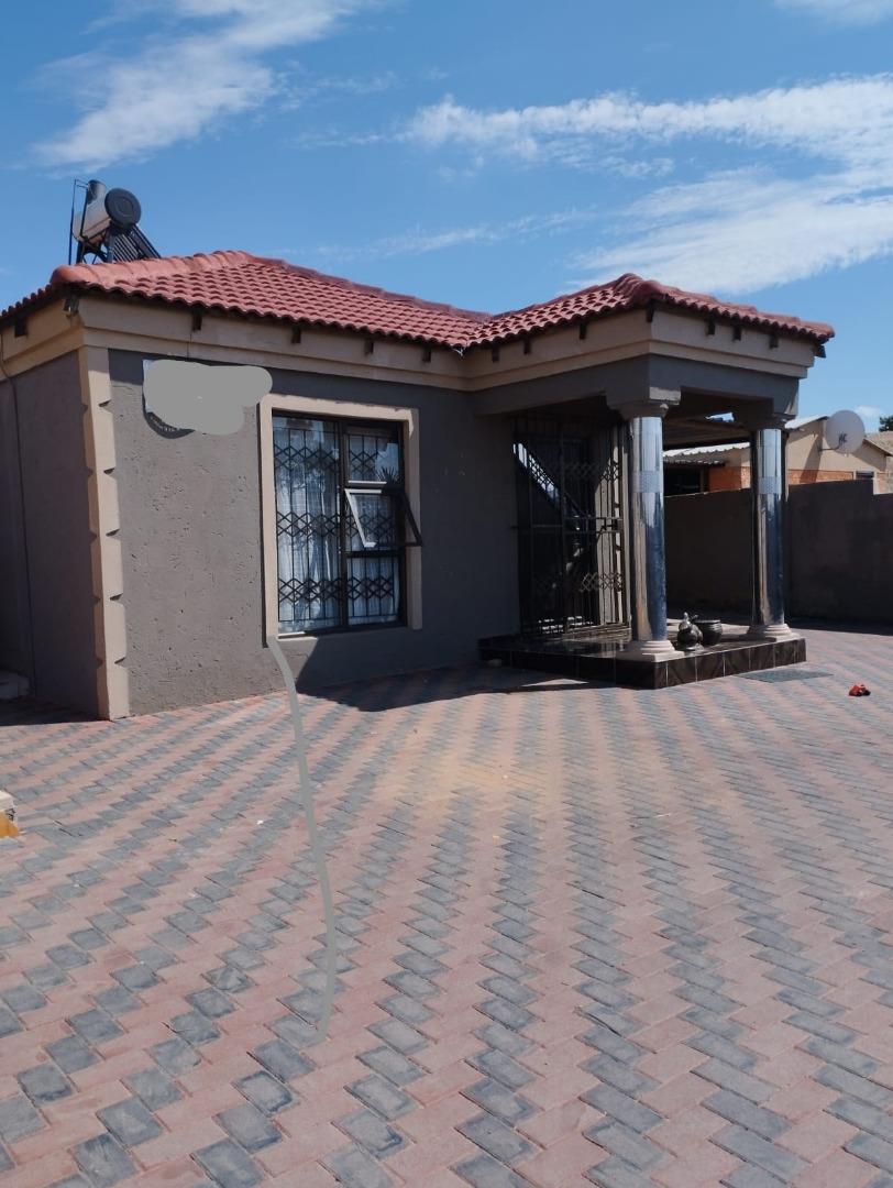 753324_mhlaumbe_jhb11.jpg